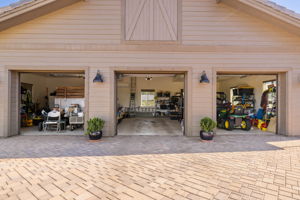 Detached Garage and Workshop (2)