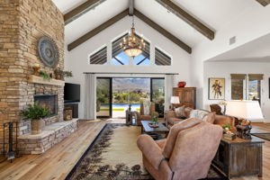 Living Room (5)
