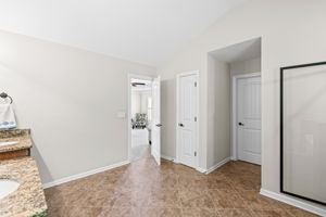  Photo 31