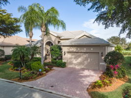 8818 New Castle Dr, Fort Myers, FL 33908, USA Photo 3