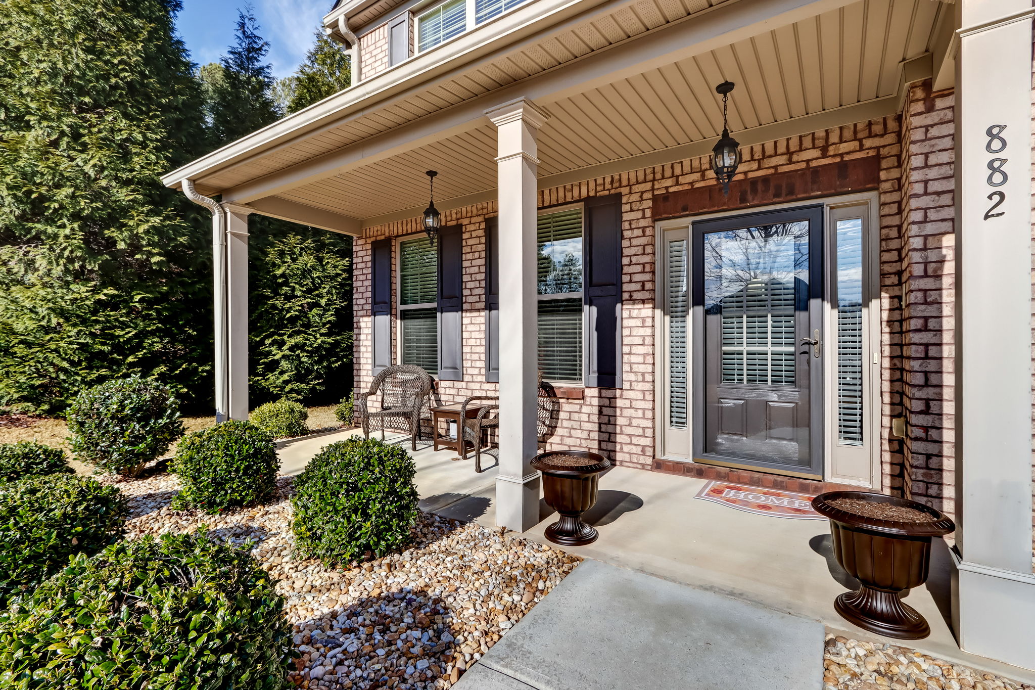 Front Porch/Entrance