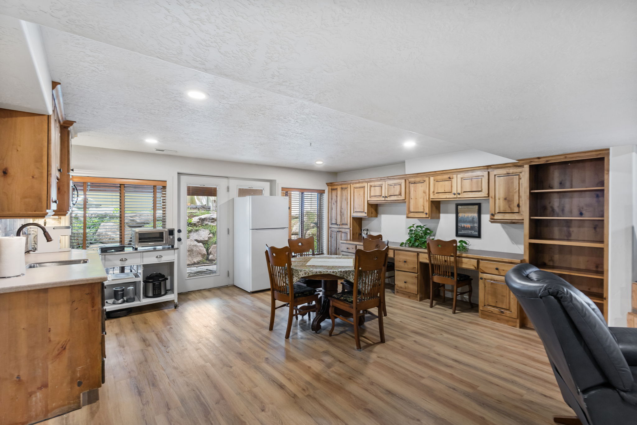 Lower Level - Kitchenette