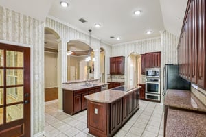 Ballinger Dr-S0410-014.jpg