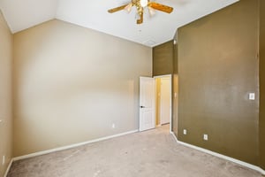 Ballinger Dr-S0410-027.jpg