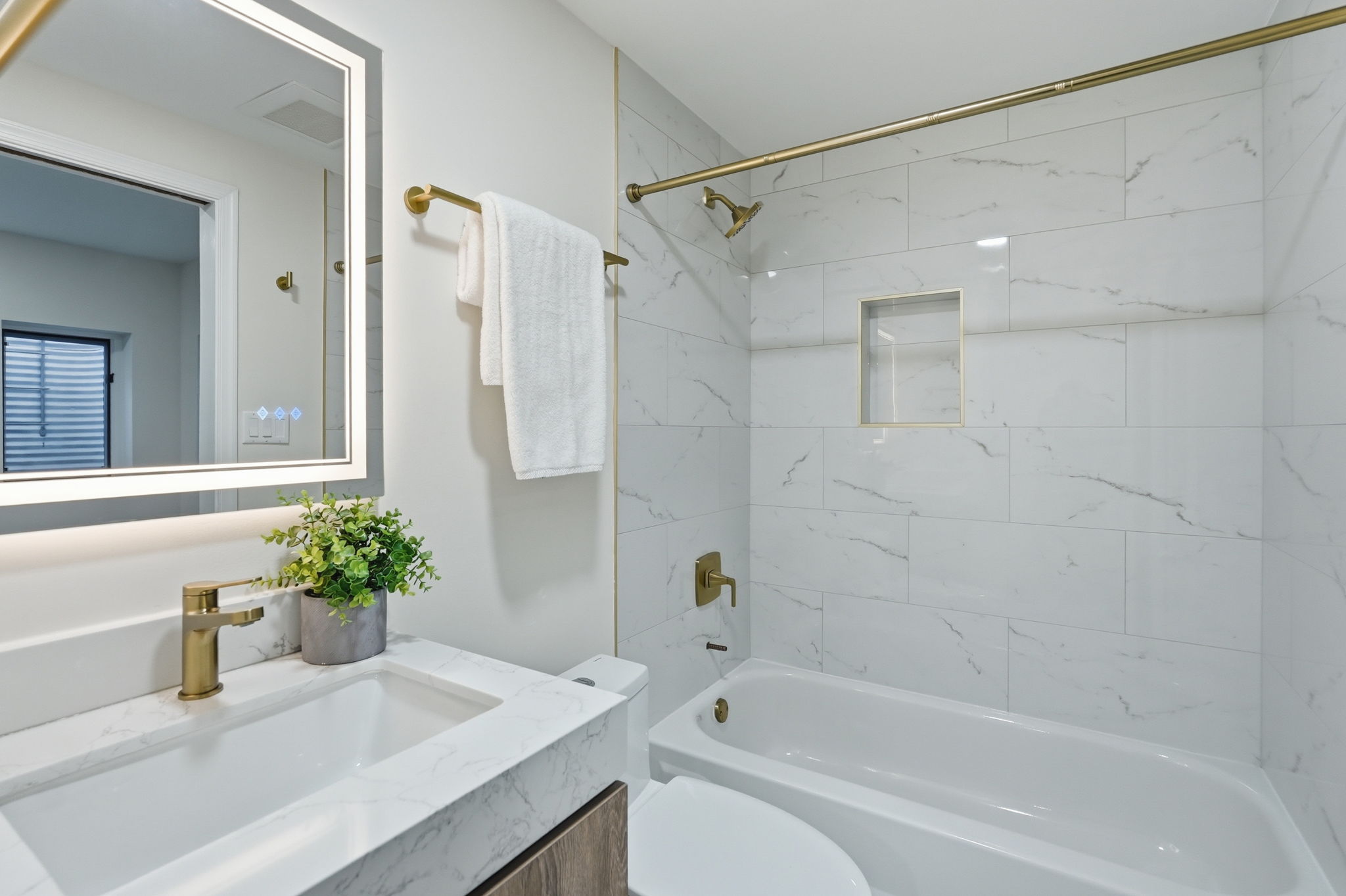 Lower Level Full Bathroom