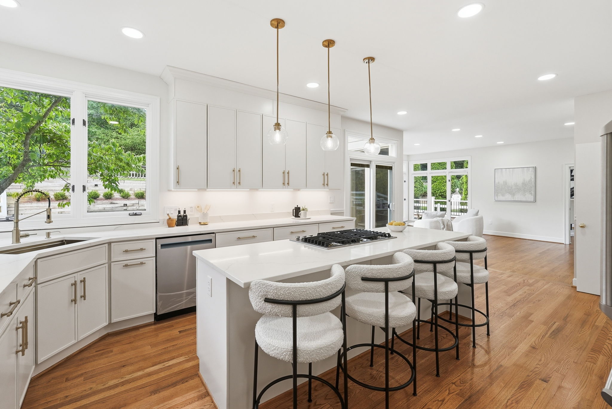 NEWLY Renovated Gourmet Kitchen with Expansive Center Island