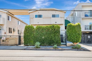 001_8828 Burnet Ave 9  North