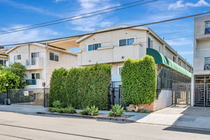 002_8828 Burnet Ave 9  North