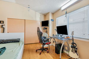 011_8828 Burnet Ave 9  North