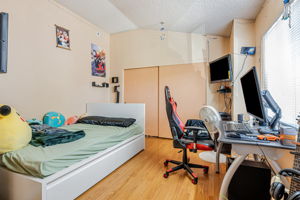 012_8828 Burnet Ave 9  North
