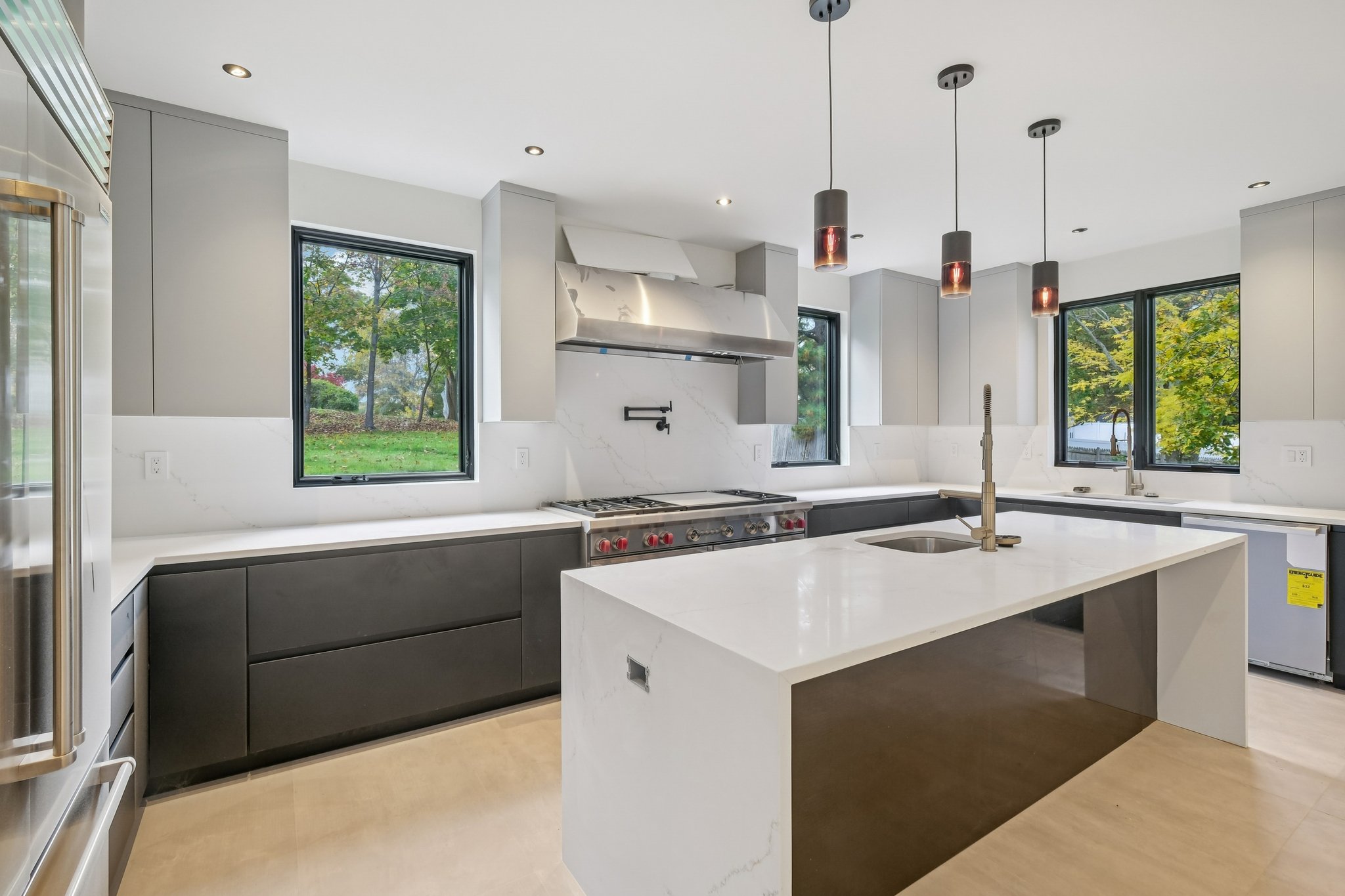 Greendale Ave-L2410-011.jpg