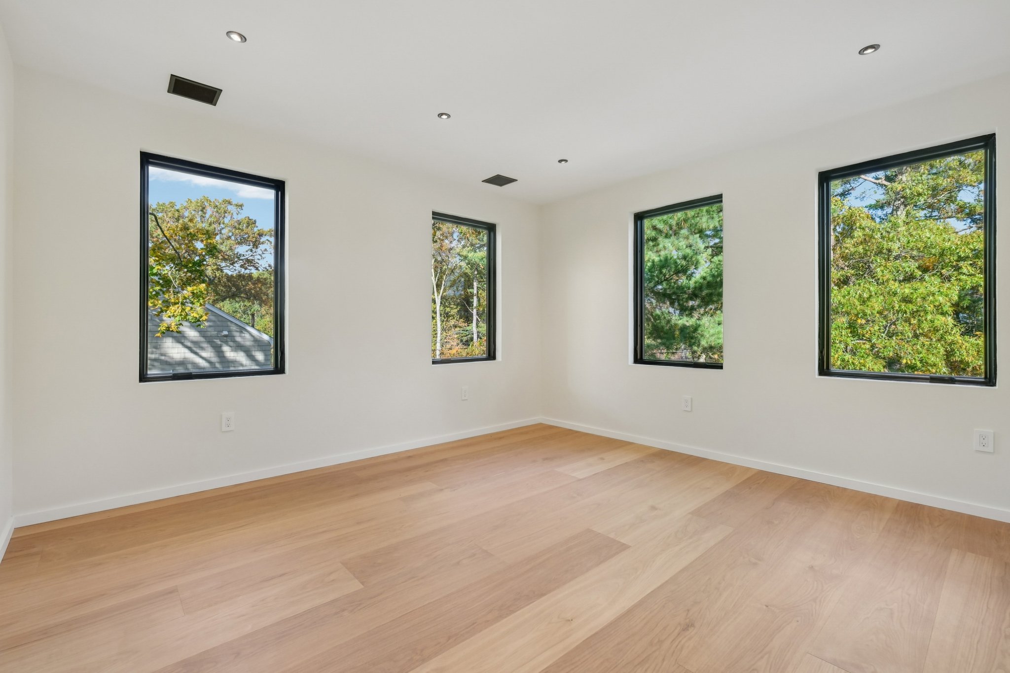 Greendale Ave-L2410-043.jpg