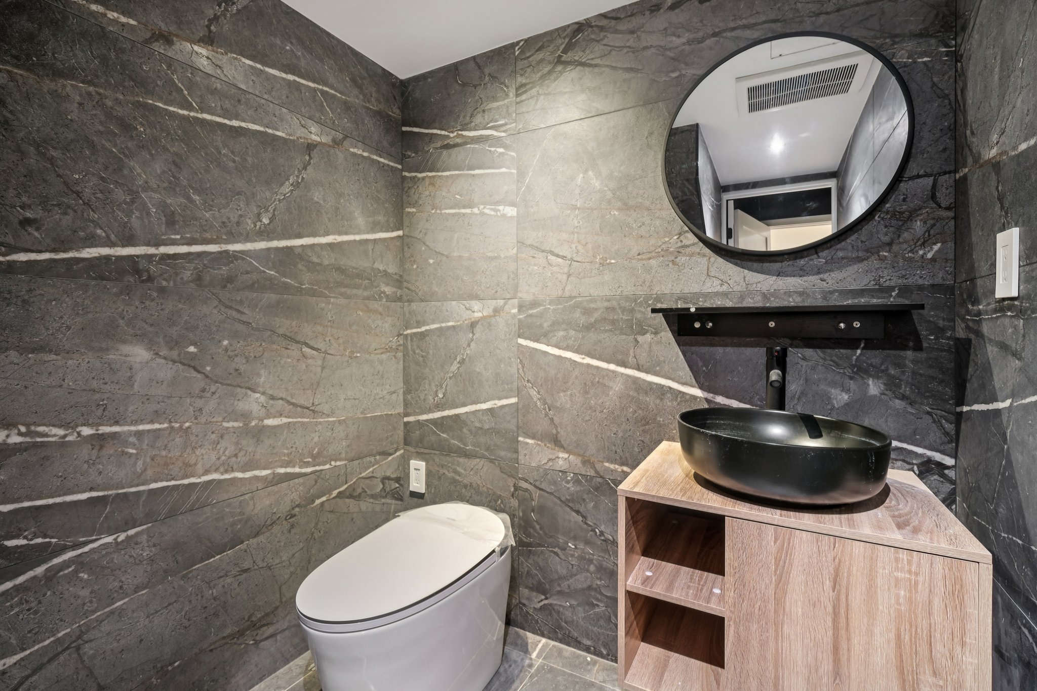 Greendale Ave-L2410-052.jpg