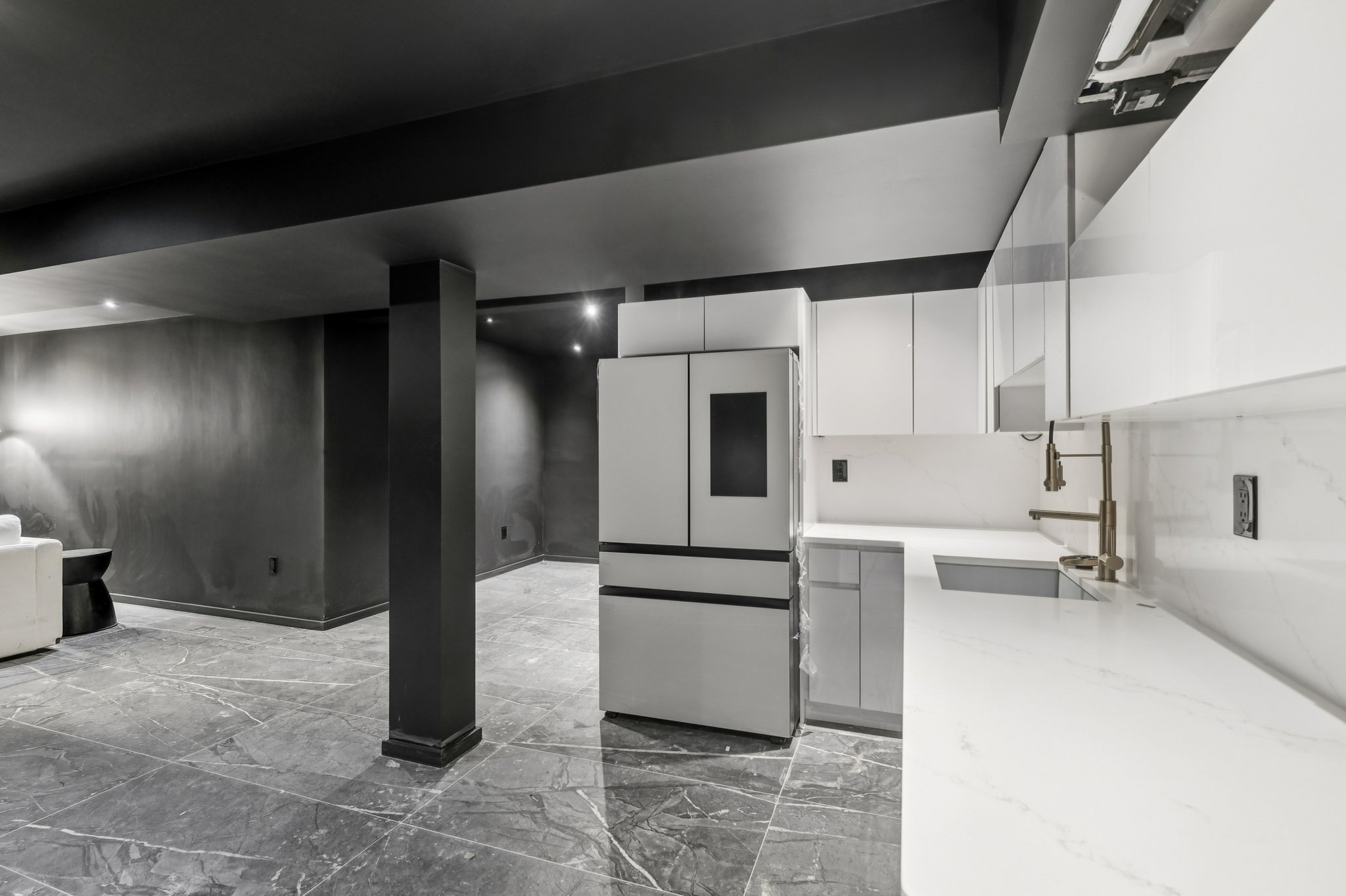 Greendale Ave-L2410-057.jpg