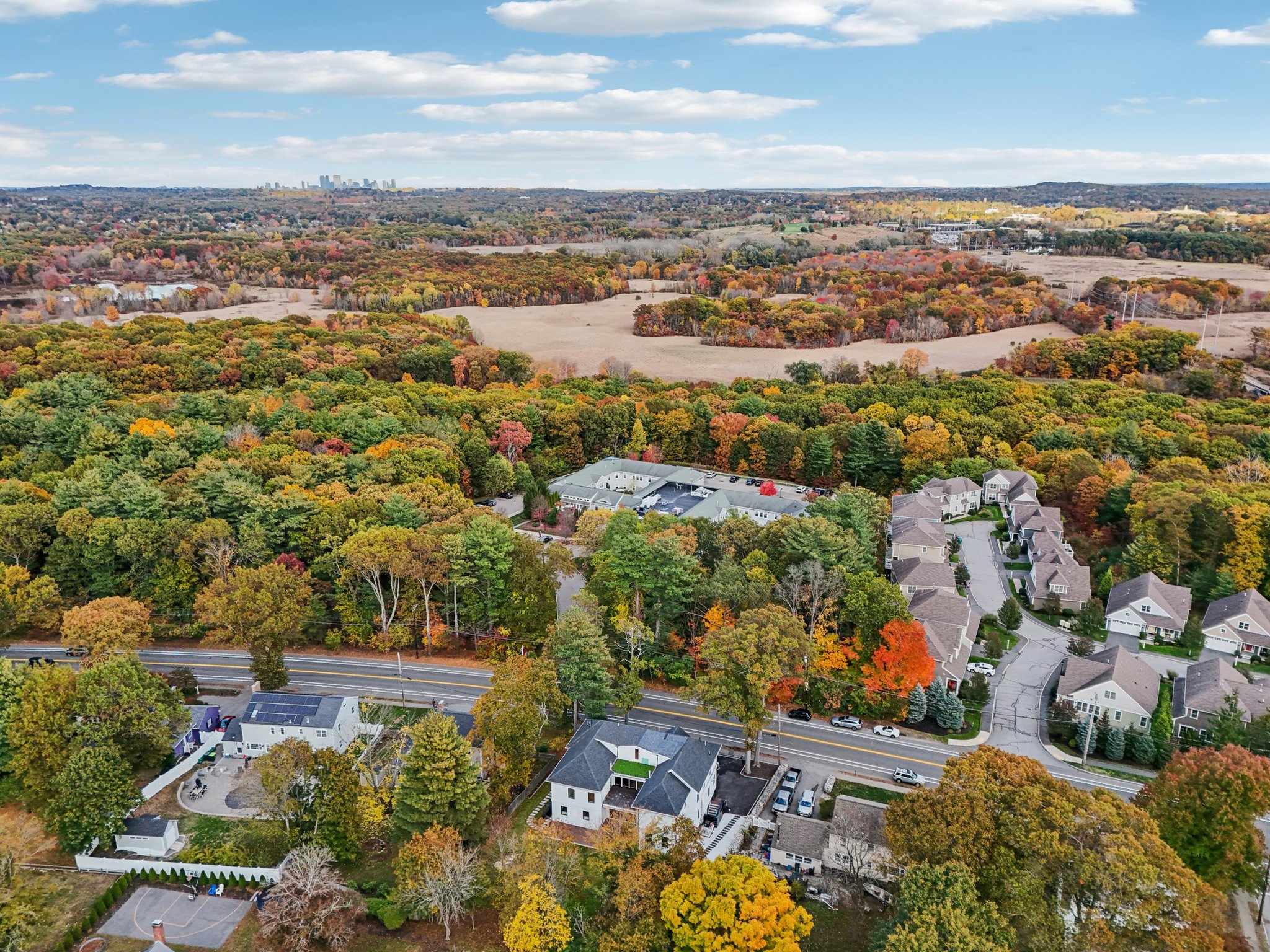 Greendale Ave-L2410-081.jpg