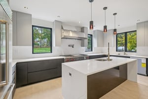 Greendale Ave-L2410-011.jpg