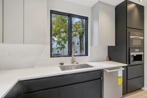 Greendale Ave-L2410-014.jpg