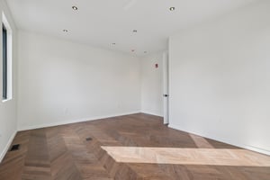 Greendale Ave-L2410-017.jpg