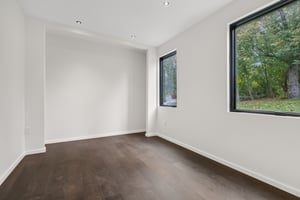 Greendale Ave-L2410-021.jpg