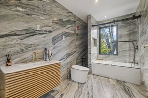 Greendale Ave-L2410-039.jpg