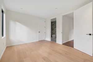 Greendale Ave-L2410-040.jpg