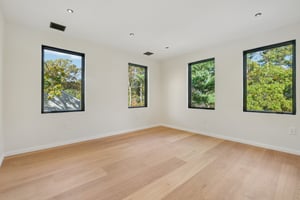 Greendale Ave-L2410-043.jpg