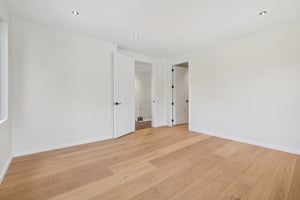 Greendale Ave-L2410-044.jpg