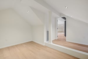 Greendale Ave-L2410-050.jpg