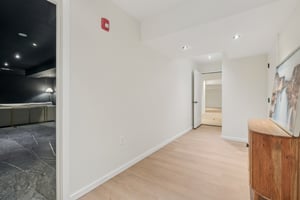 Greendale Ave-L2410-051.jpg