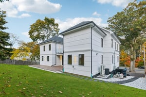 Greendale Ave-L2410-071.jpg