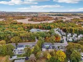 Greendale Ave-L2410-083.jpg