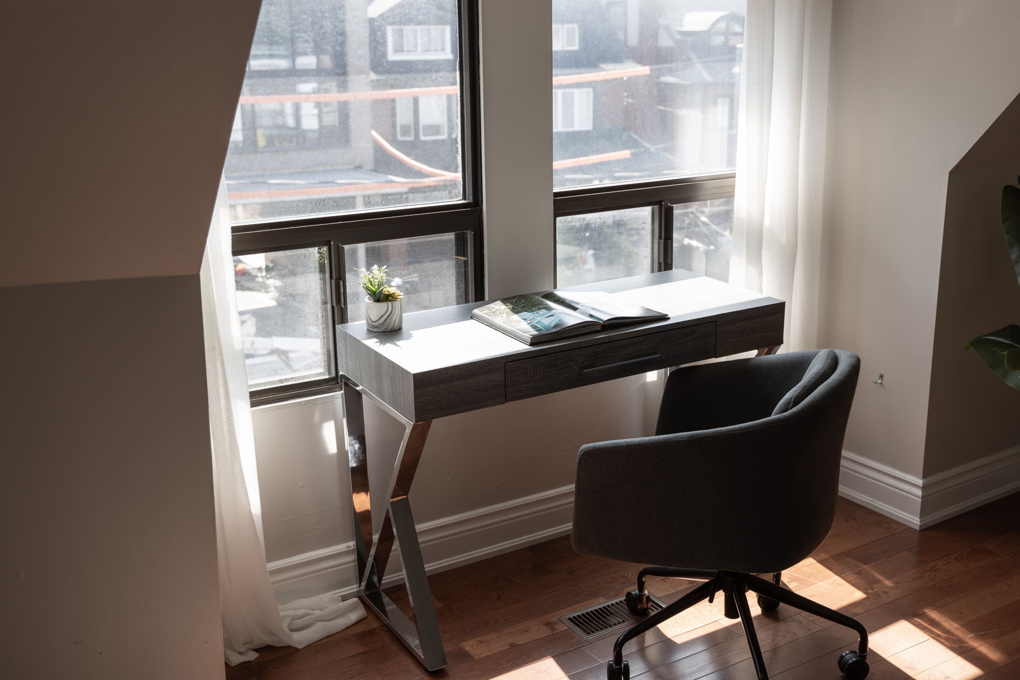 Toronto property showcase — delivered property photograph 34