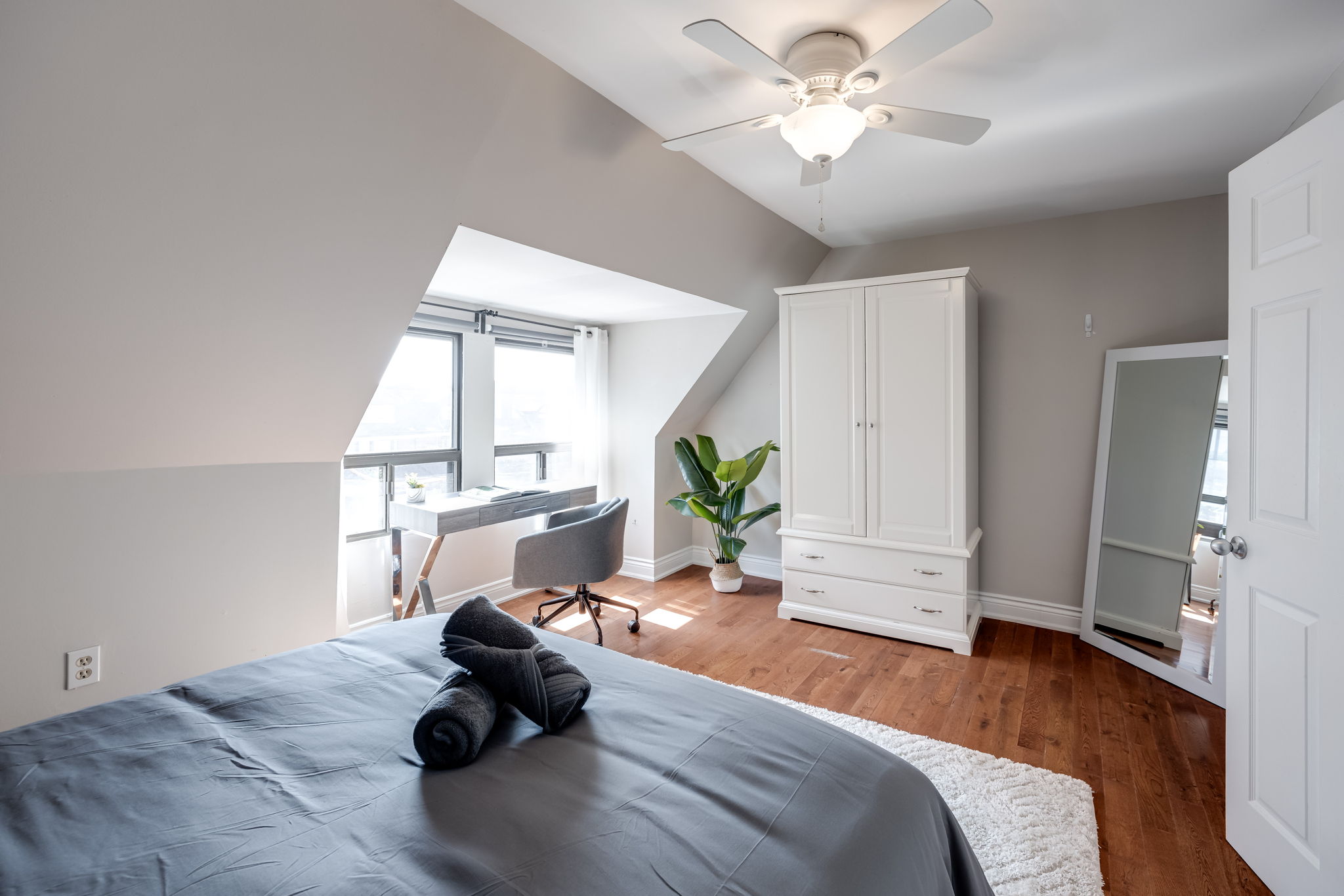 Toronto property showcase — delivered property photograph 18