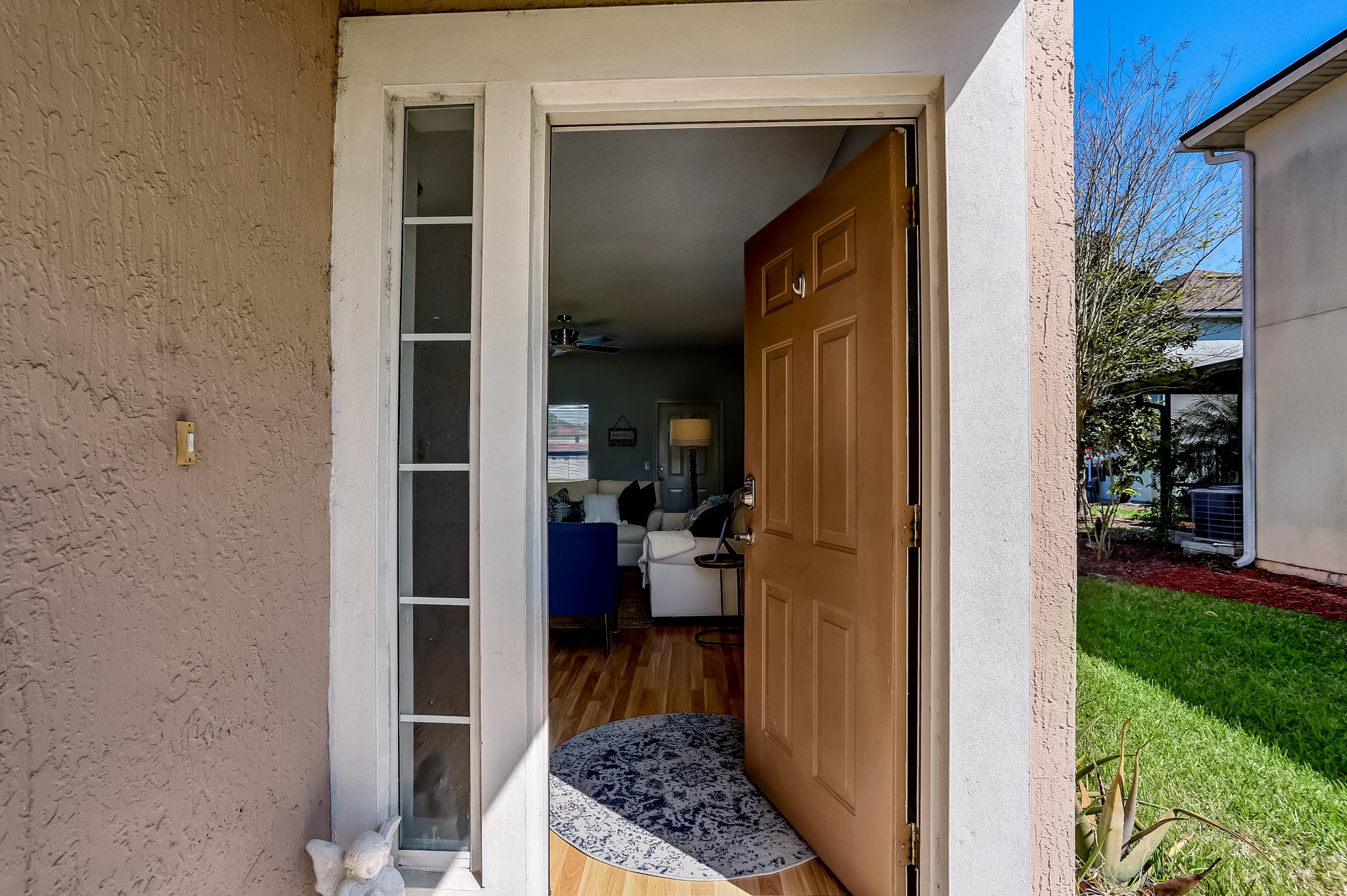 Front Entry Detail
