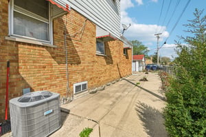 S Troy Ave-S1704-037.jpg