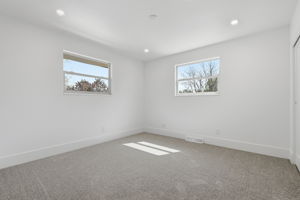  Photo 35