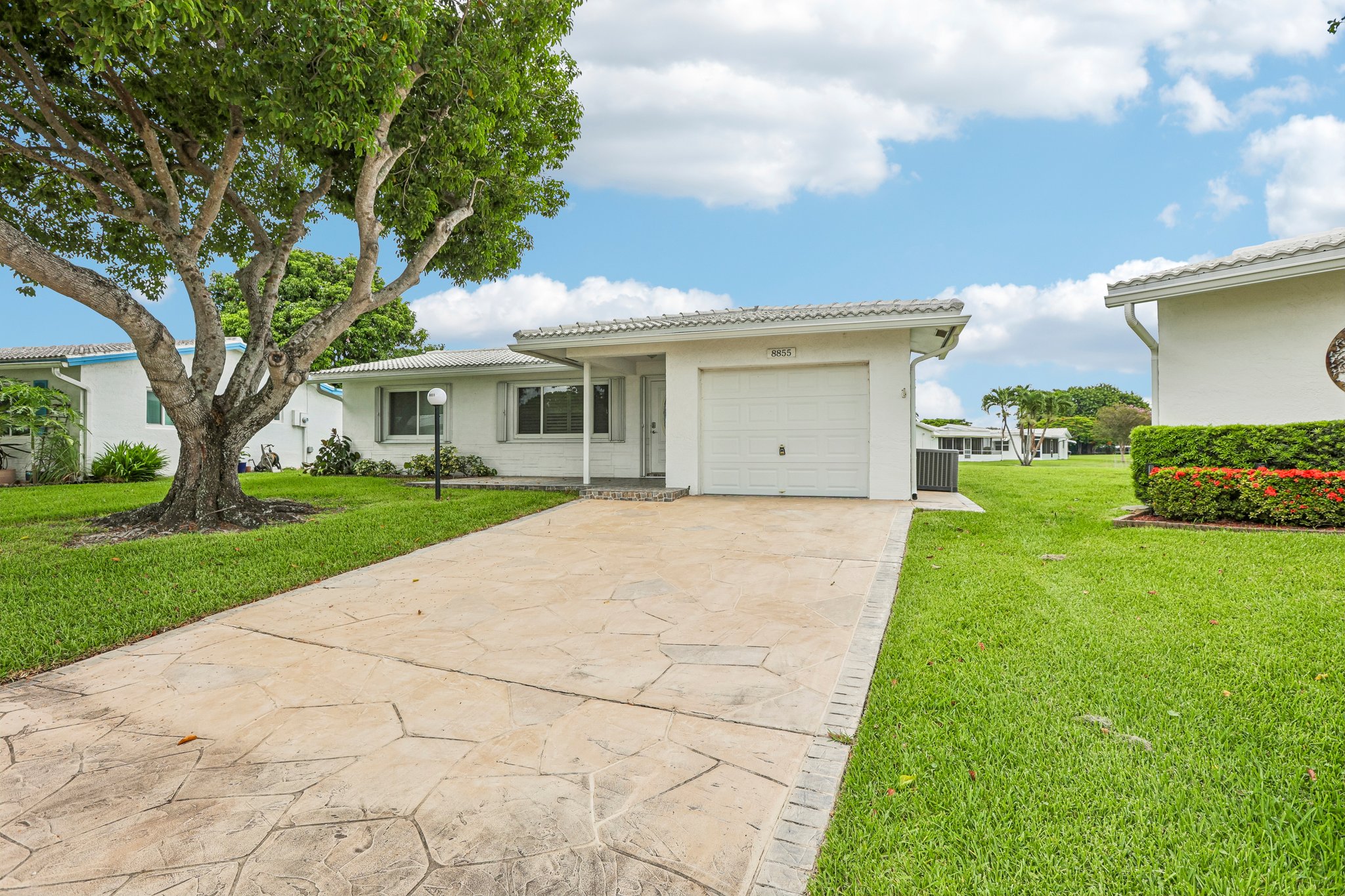 NW 10th Pl-S0207-002.jpg