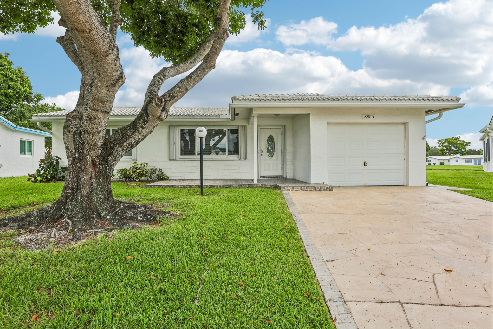 NW 10th Pl-S0207-006.jpg