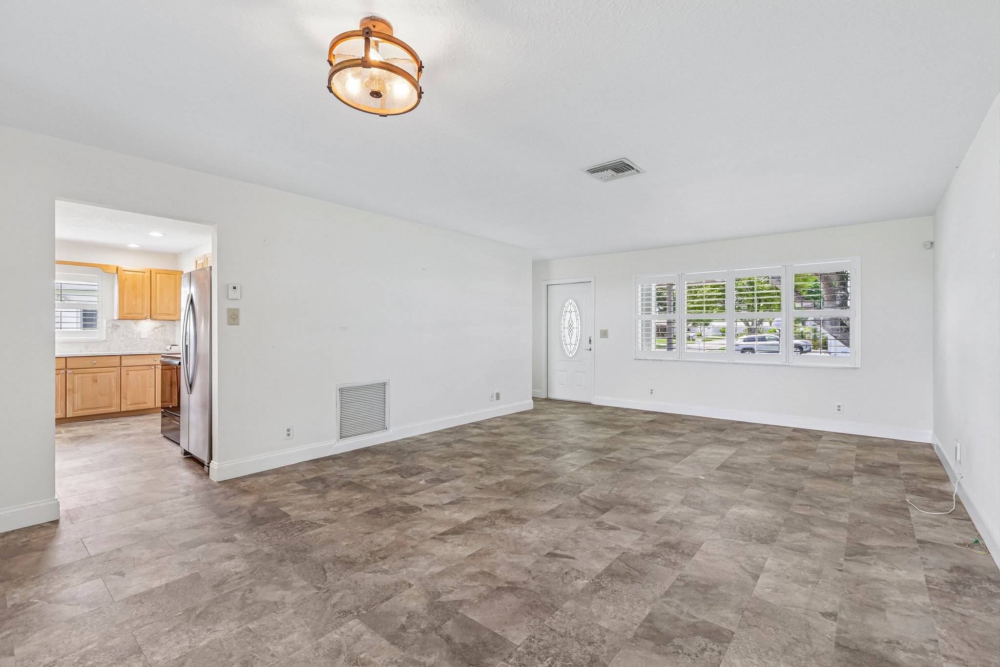 NW 10th Pl-S0207-009.jpg