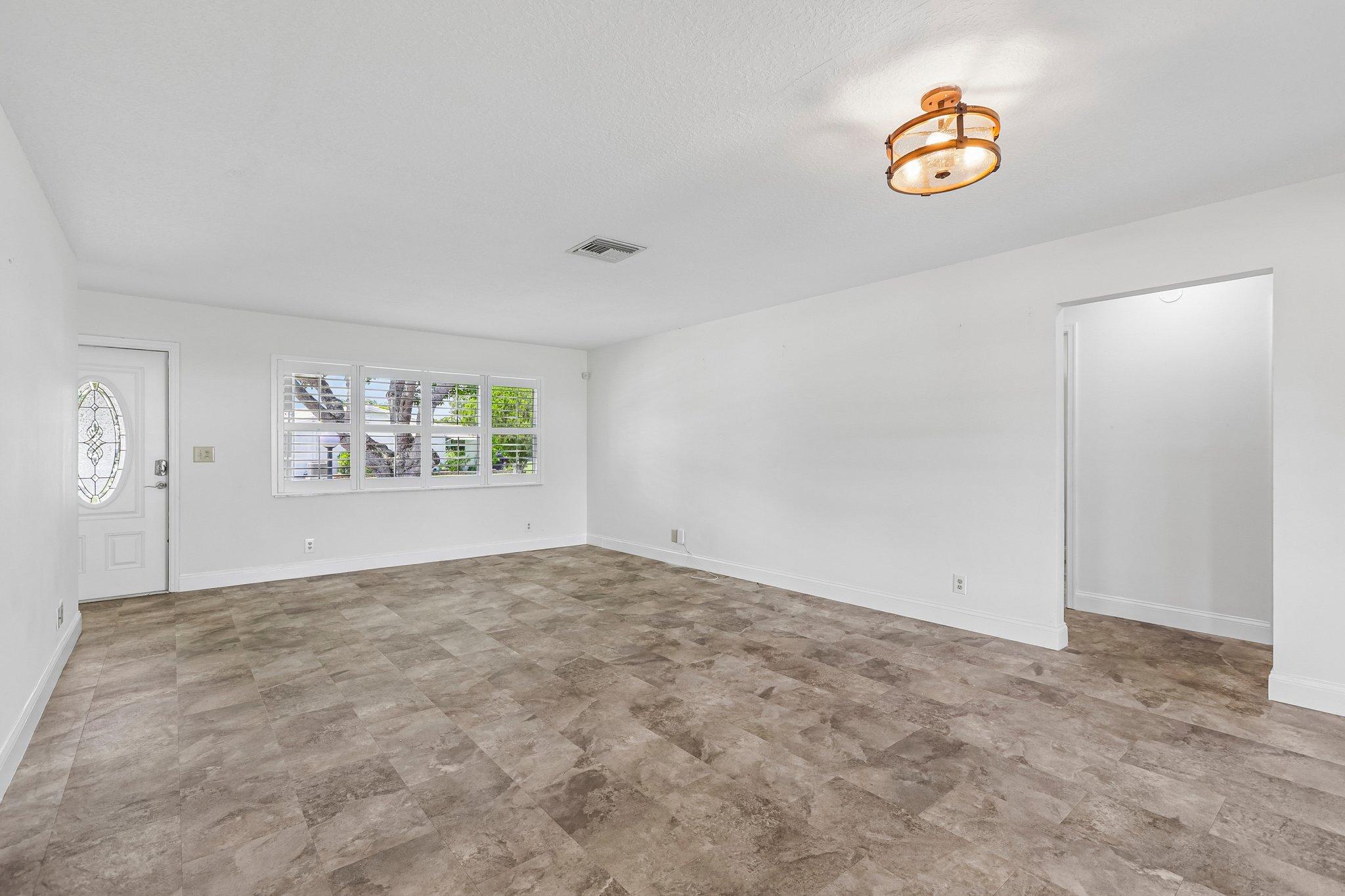 NW 10th Pl-S0207-012.jpg