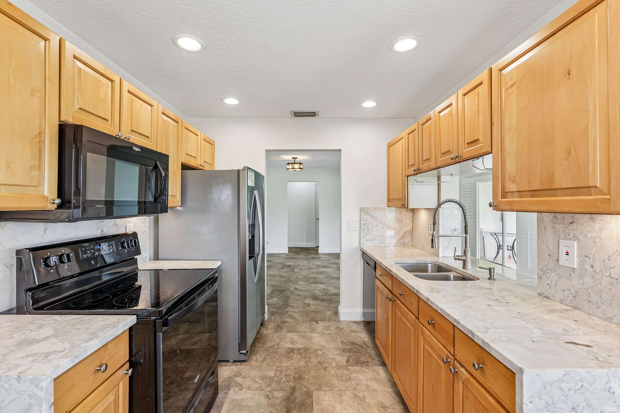 NW 10th Pl-S0207-014.jpg