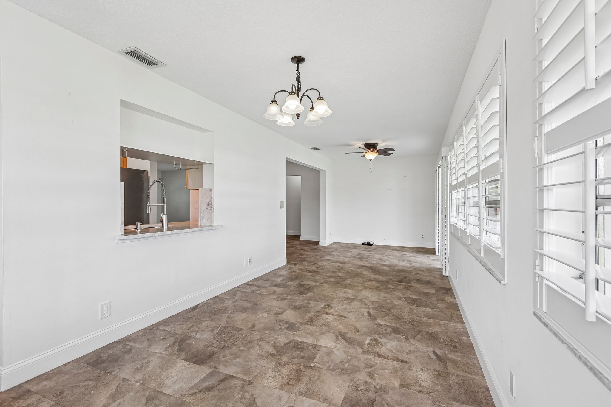 NW 10th Pl-S0207-020.jpg