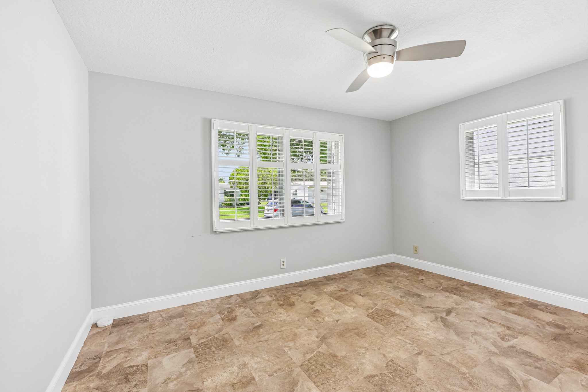 NW 10th Pl-S0207-022.jpg