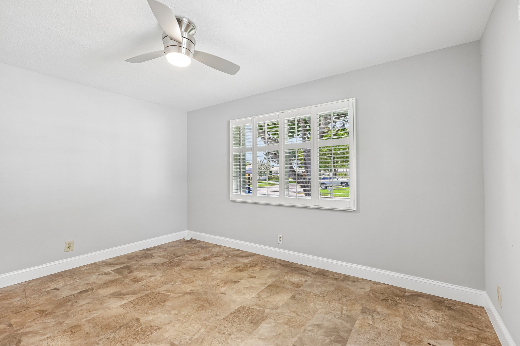 NW 10th Pl-S0207-026.jpg