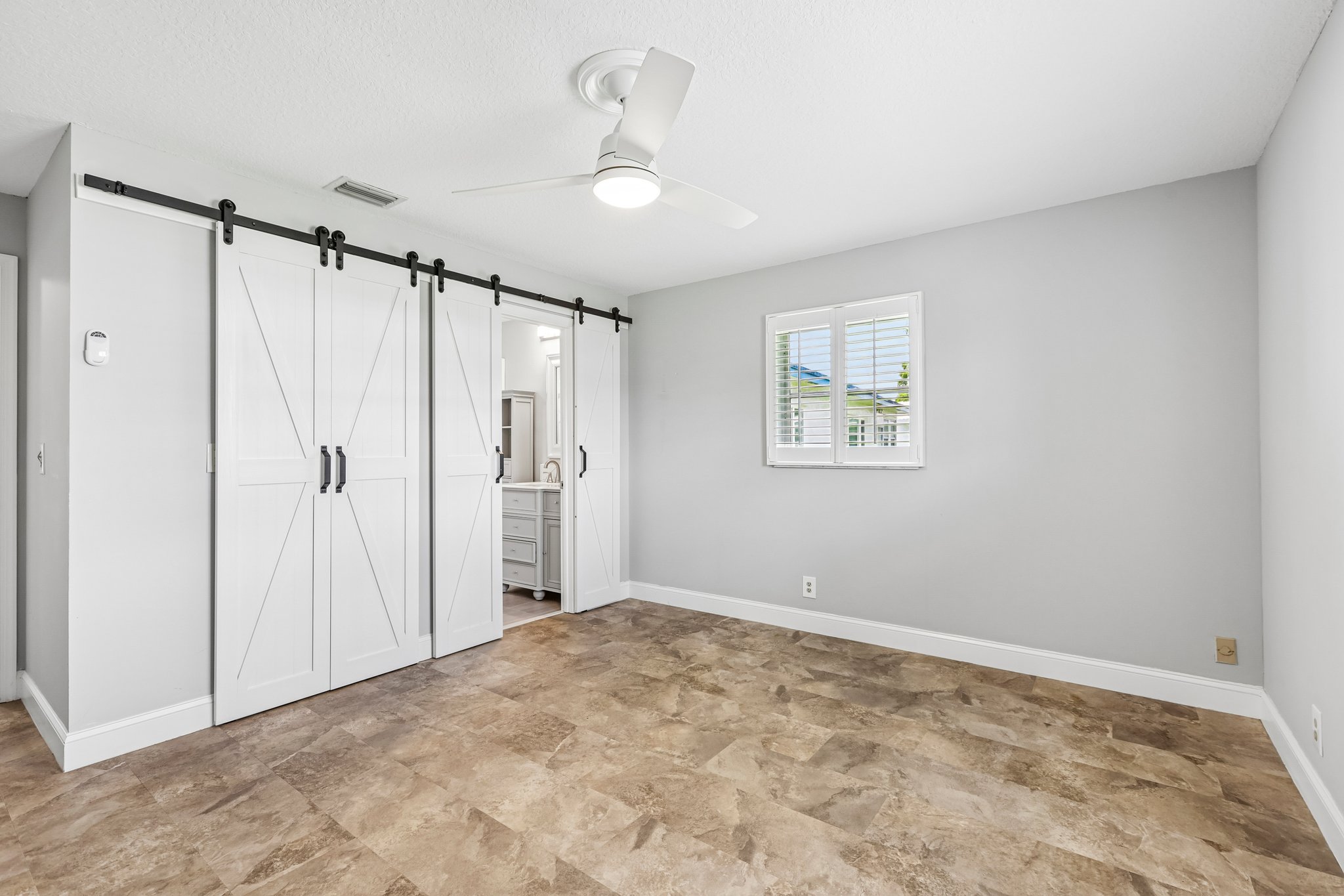 NW 10th Pl-S0207-029.jpg