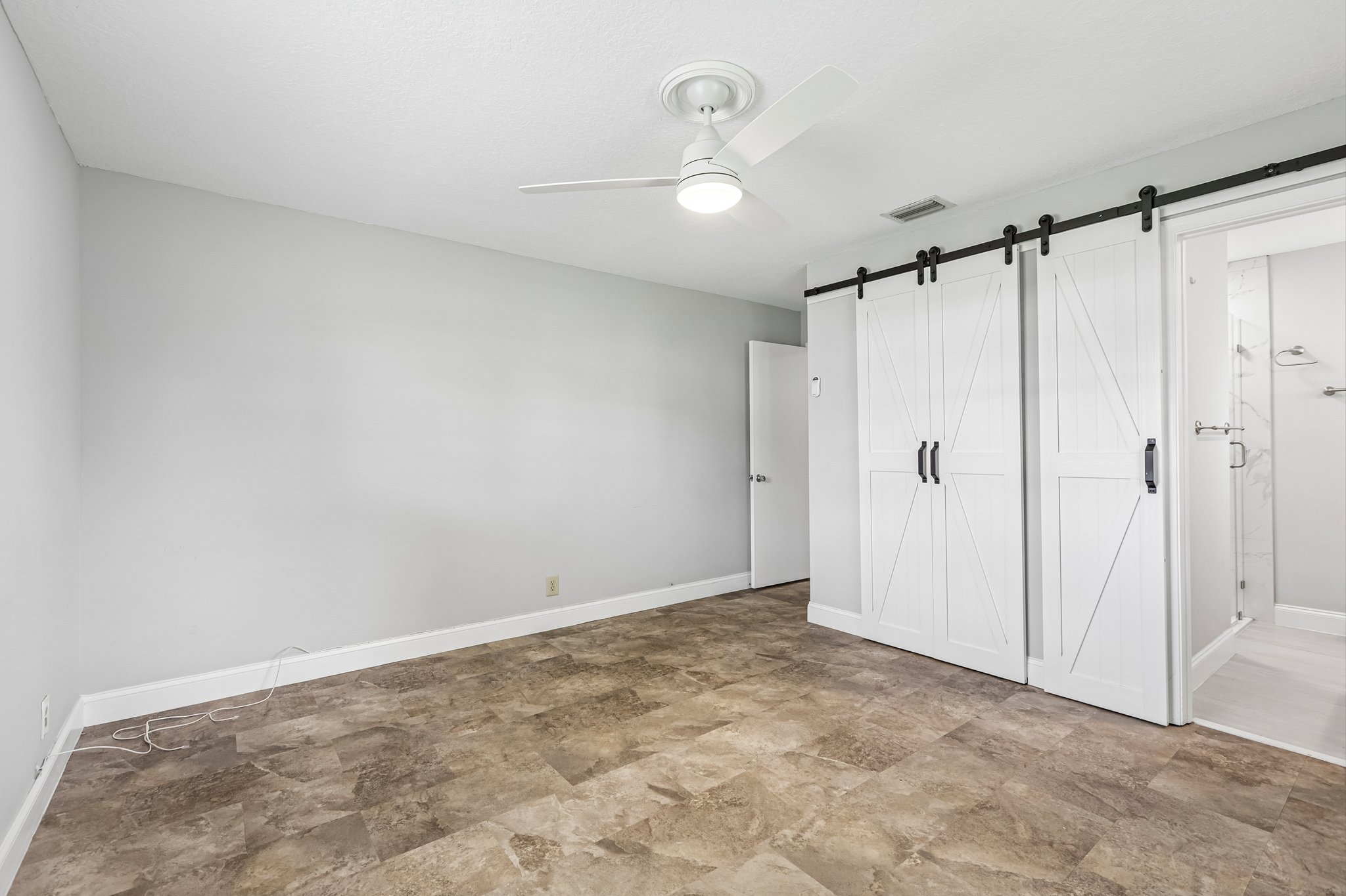 NW 10th Pl-S0207-030.jpg