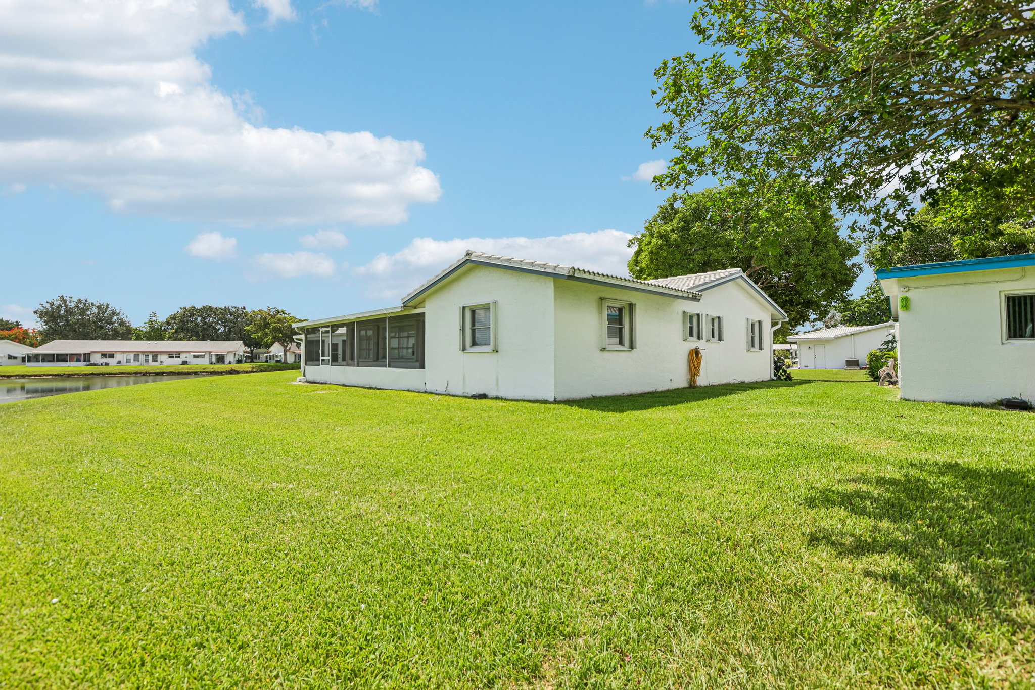 NW 10th Pl-S0207-042.jpg