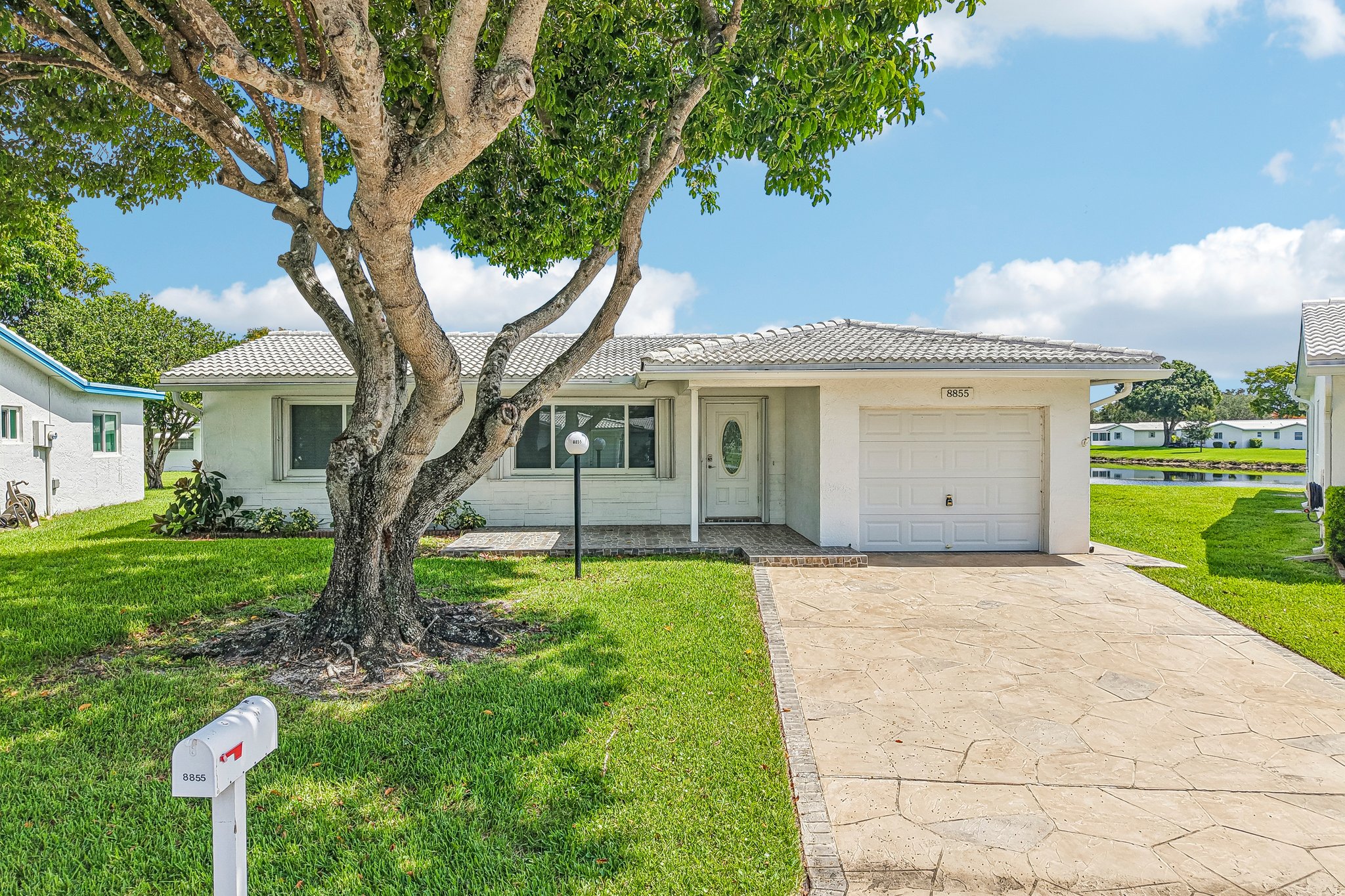 NW 10th Pl-S0207-047.jpg
