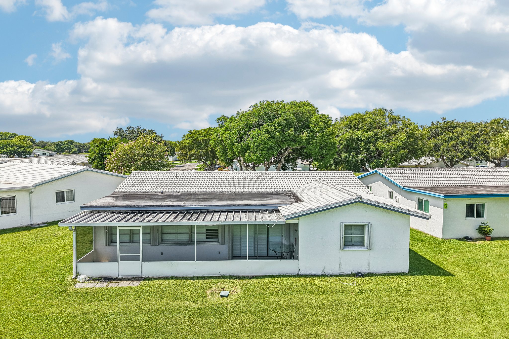 NW 10th Pl-S0207-056.jpg