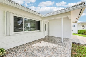 NW 10th Pl-S0207-007.jpg